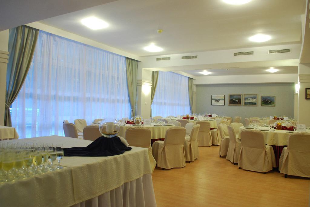 Hotel Akor 비드고슈치 외부 사진